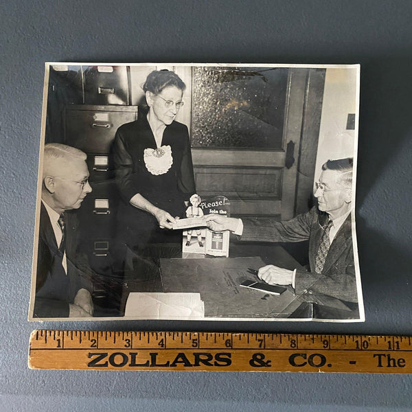 Wooden Agency Insurance Salesmen Vintage 8" x 10" Photo Bowling Green Ohio